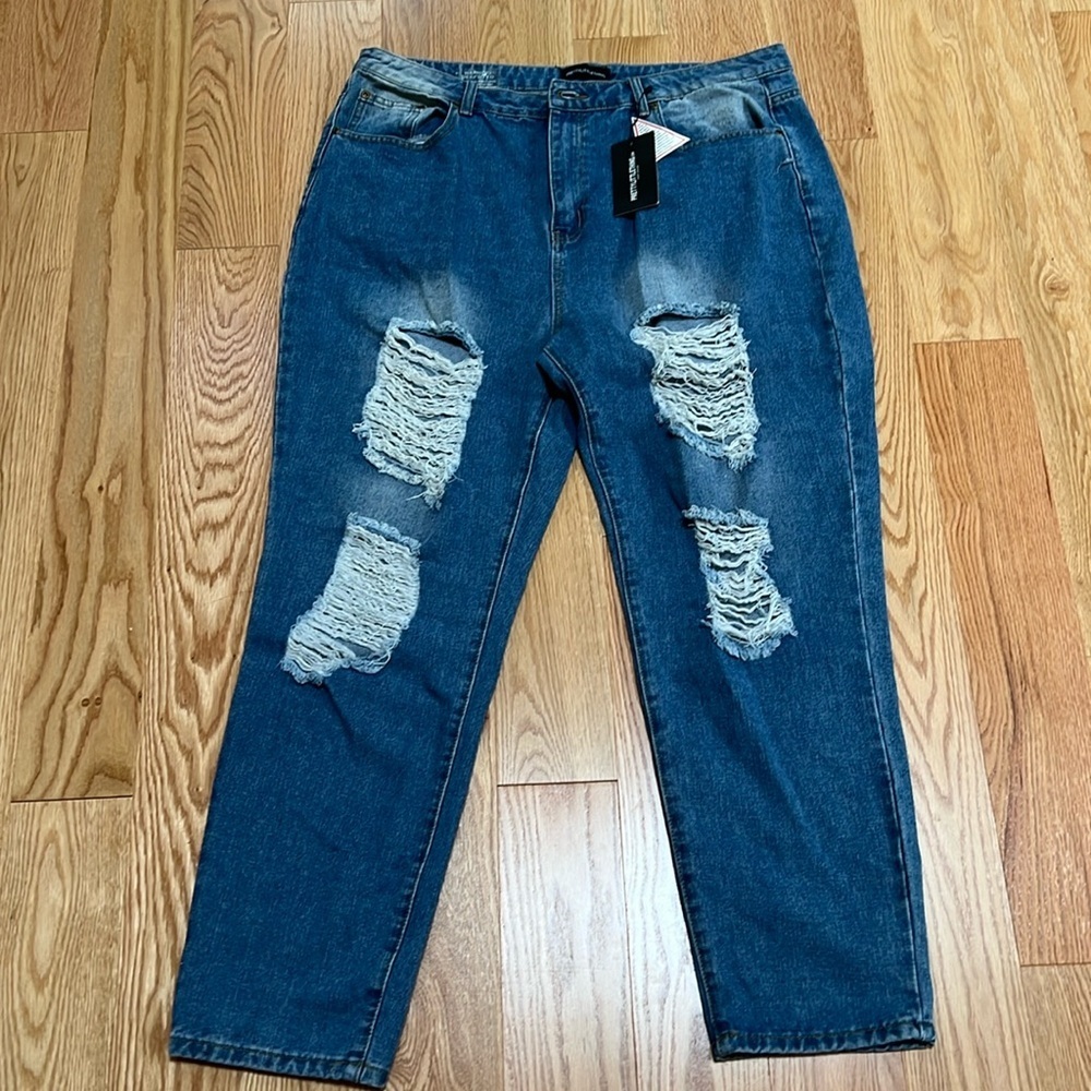 New! Pretty little things SZ 18, mid wash extreme ripped mom jeans.